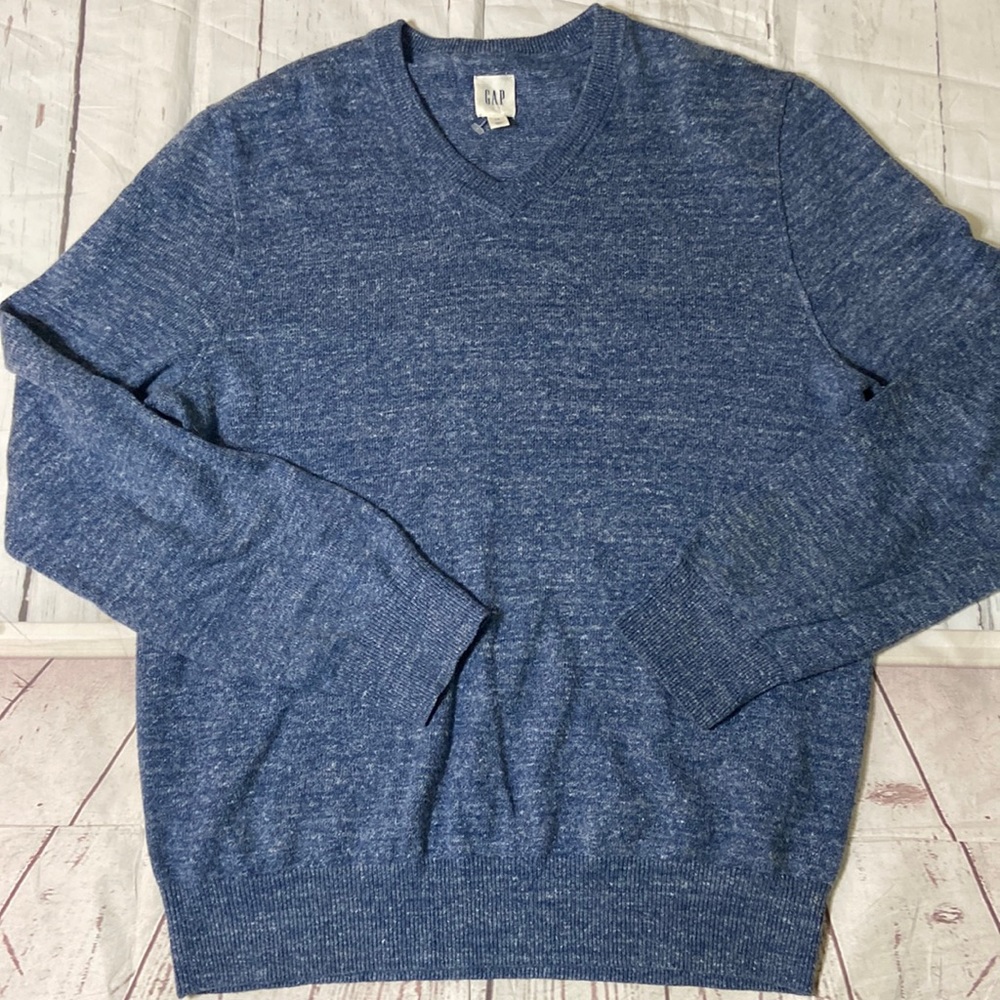 Gap sweater size L